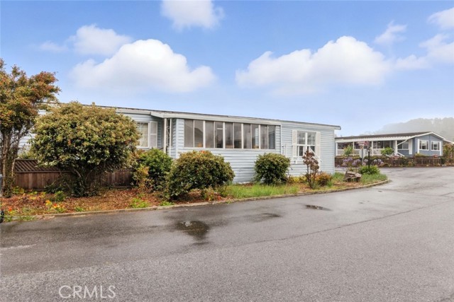 1 Driftwood Trail, Half Moon Bay CA: https://media.crmls.org/medias/b417ad1b-963f-45fc-aceb-51b3ef132dfb.jpg