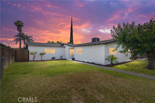Detail Gallery Image 1 of 38 For 2521 Pacheco Rd, Bakersfield,  CA 93307 - 4 Beds | 2 Baths