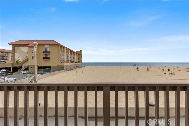 8 The Strand, Hermosa Beach, California 90254, 2 Bedrooms Bedrooms, ,2 BathroomsBathrooms,Residential,Sold,The Strand,SB21119175