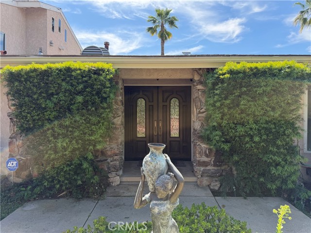 Detail Gallery Image 2 of 27 For 20838 Exhibit Ct, Woodland Hills,  CA 91367 - 4 Beds | 4 Baths