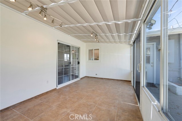 228 W OLD MILL, Corona CA: https://media.crmls.org/medias/b41a2fe6-7d60-477b-bccc-50742ead6c9d.jpg