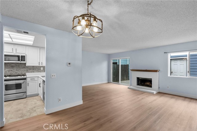 Detail Gallery Image 11 of 34 For 15735 Nordhoff St #36,  North Hills,  CA 91343 - 2 Beds | 2/1 Baths