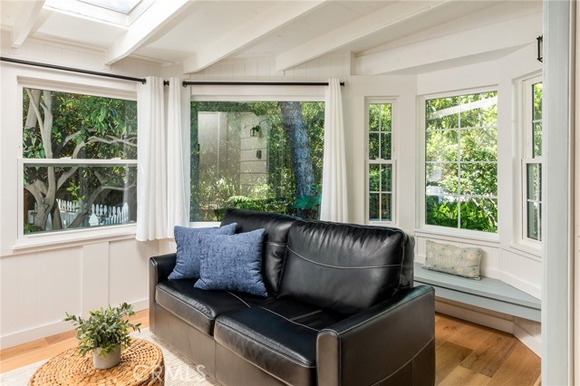 Detail Gallery Image 4 of 15 For 610 Marylind, Claremont,  CA 91711 - 2 Beds | 1 Baths