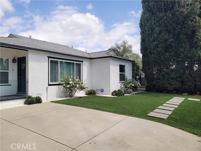 17557 Lemay Place, Lake Balboa CA: https://media.crmls.org/medias/b41aa7b9-ef05-4bfd-82de-f56334c75826.jpg