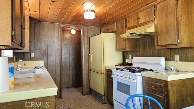 Detail Gallery Image 7 of 17 For 25 Manzanita, Running Springs,  CA 92382 - 2 Beds | 1 Baths