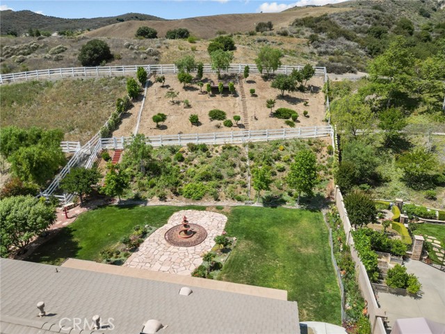 30444 Hidden Valley Court, Castaic CA: https://media.crmls.org/medias/b41b416c-ee2b-4999-8673-509586dffdc3.jpg