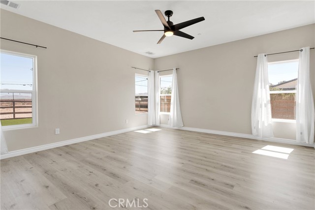 Detail Gallery Image 19 of 47 For 21192 Zuni Rd, Apple Valley,  CA 92307 - 4 Beds | 3/1 Baths