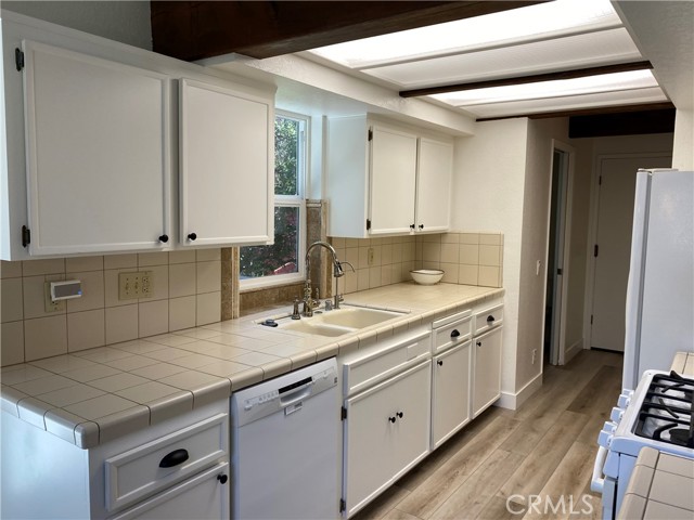 Detail Gallery Image 16 of 54 For 2598 Emerson Rd, Cambria,  CA 93428 - 2 Beds | 2 Baths