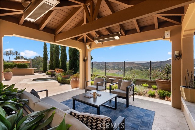 27502 Paseo Boveda, San Juan Capistrano CA: https://media.crmls.org/medias/b41c3f40-8cac-4cd5-a3c2-1d80b732b297.jpg