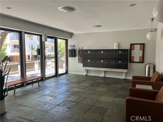 320 S Gramercy Place, Los Angeles CA: https://media.crmls.org/medias/b41d022c-9425-4926-9b0b-c00b1f6043b7.jpg