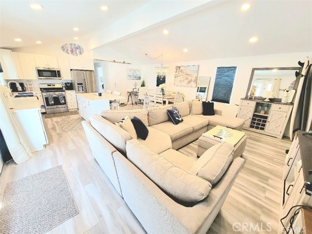 Detail Gallery Image 7 of 36 For 21752 Pacific Coast Hwy. 20a,  Huntington Beach,  CA 92646 - 2 Beds | 2 Baths