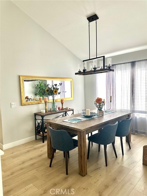 25482 Coral Wood Street, Lake Forest CA: https://media.crmls.org/medias/b41db52c-a618-45c2-aa33-b99957969b1a.jpg