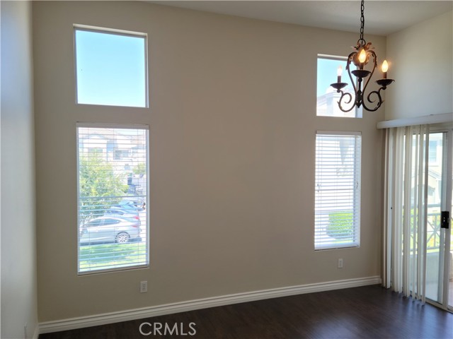 Detail Gallery Image 28 of 37 For 682 Azure Ln #1,  Corona,  CA 92879 - 3 Beds | 2 Baths