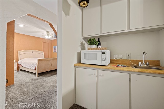 Detail Gallery Image 13 of 32 For 28004 Lakehurst Ave, Canyon Country,  CA 91351 - 4 Beds | 2 Baths
