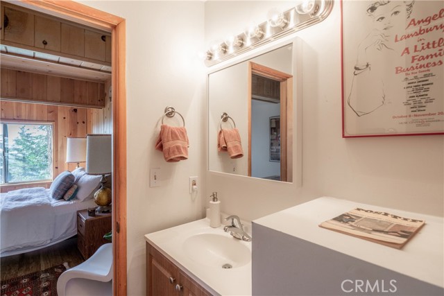24032 Skyland Drive, Crestline CA: https://media.crmls.org/medias/b41ea900-e454-4fbf-964b-803d619800df.jpg