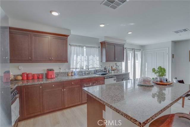 1963 Old Steel Way, Hemet CA: https://media.crmls.org/medias/b41ed779-94c3-4175-87fa-7afd5195cd9d.jpg