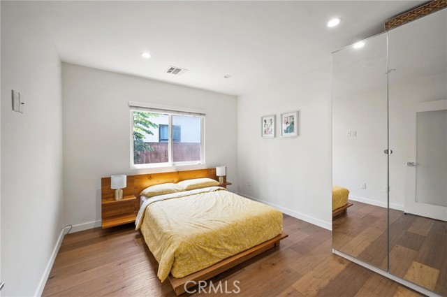 Detail Gallery Image 20 of 35 For 17642 Calvert St, Encino,  CA 91316 - 4 Beds | 2/1 Baths
