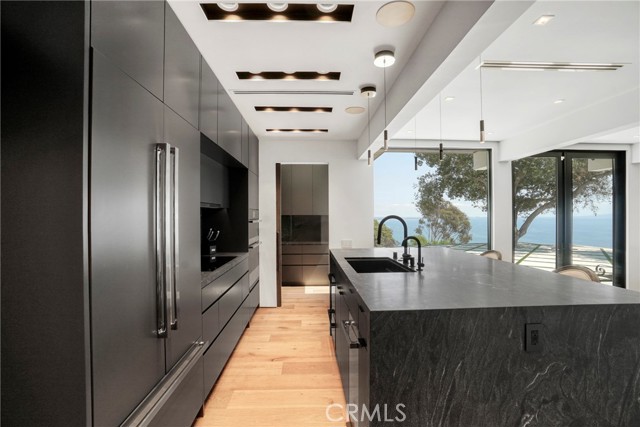 20786 Cool Oak Way, Malibu CA: https://media.crmls.org/medias/b41fcbb3-1cbc-480e-8419-4a3c2376ff3a.jpg