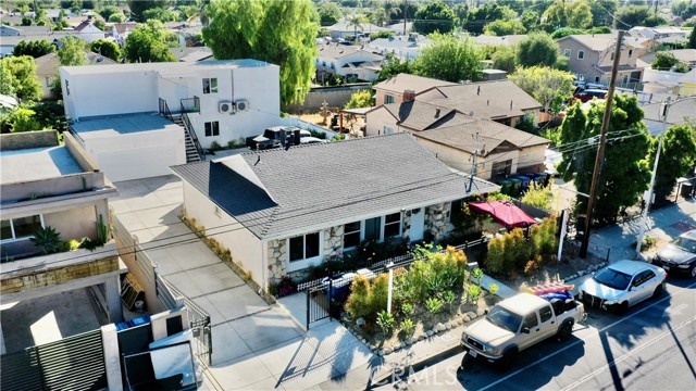 11125 Glenoaks Boulevard, Pacoima CA: https://media.crmls.org/medias/b4200b09-cf0d-4d2c-b185-b8e5c2c2bb33.jpg