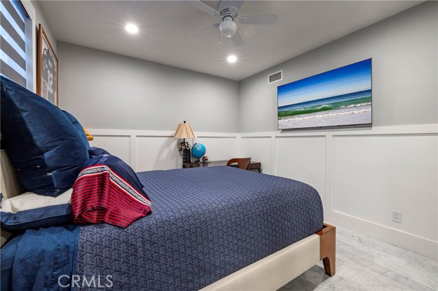 Detail Gallery Image 15 of 32 For 19531 Peninsula, Huntington Beach,  CA 92648 - 4 Beds | 3/1 Baths