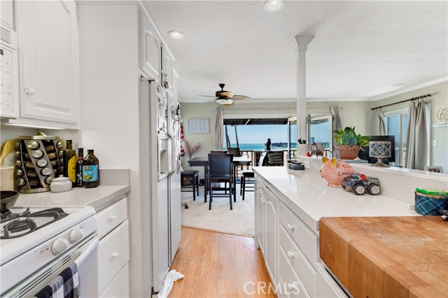 1003 Seal Way, Seal Beach CA: https://media.crmls.org/medias/b421fbf5-1a74-422b-a15b-94bb9532070f.jpg
