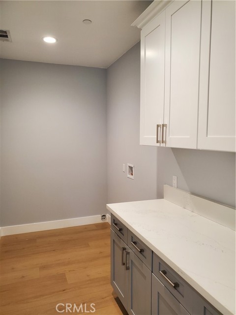 3945 3949 Sycamore Street, Pasadena CA: https://media.crmls.org/medias/b4227554-465e-4604-ab4c-f85d2eaf17d7.jpg