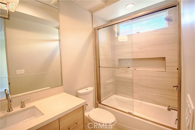 212 Irena Avenue, Redondo Beach, California 90277, 4 Bedrooms Bedrooms, ,3 BathroomsBathrooms,Residential,Sold,Irena,SB17011783