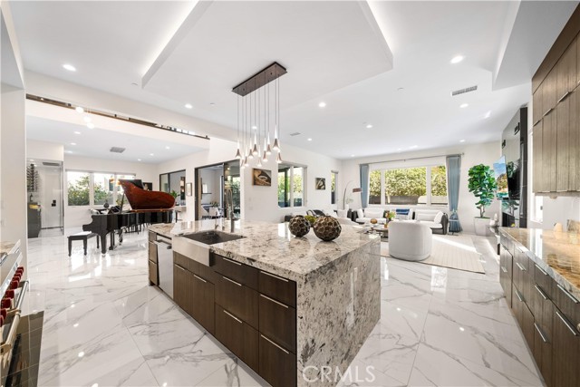 Detail Gallery Image 21 of 75 For 83 Lunar, Irvine,  CA 92618 - 5 Beds | 6/1 Baths