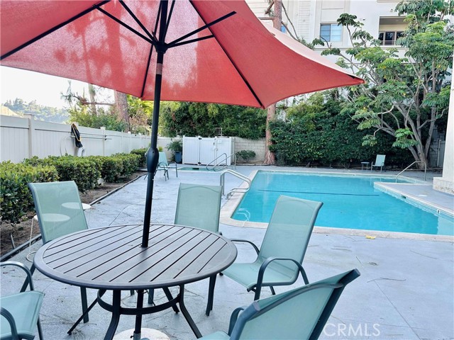 Detail Gallery Image 23 of 40 For 11138 Aqua Vista St #3,  Studio City,  CA 91602 - 2 Beds | 1/1 Baths