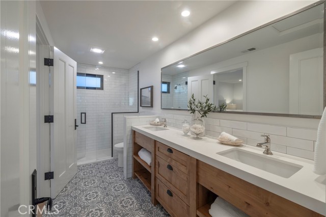 Detail Gallery Image 25 of 34 For 5903 E Corso Di Napoli, Long Beach,  CA 90803 - 4 Beds | 3 Baths