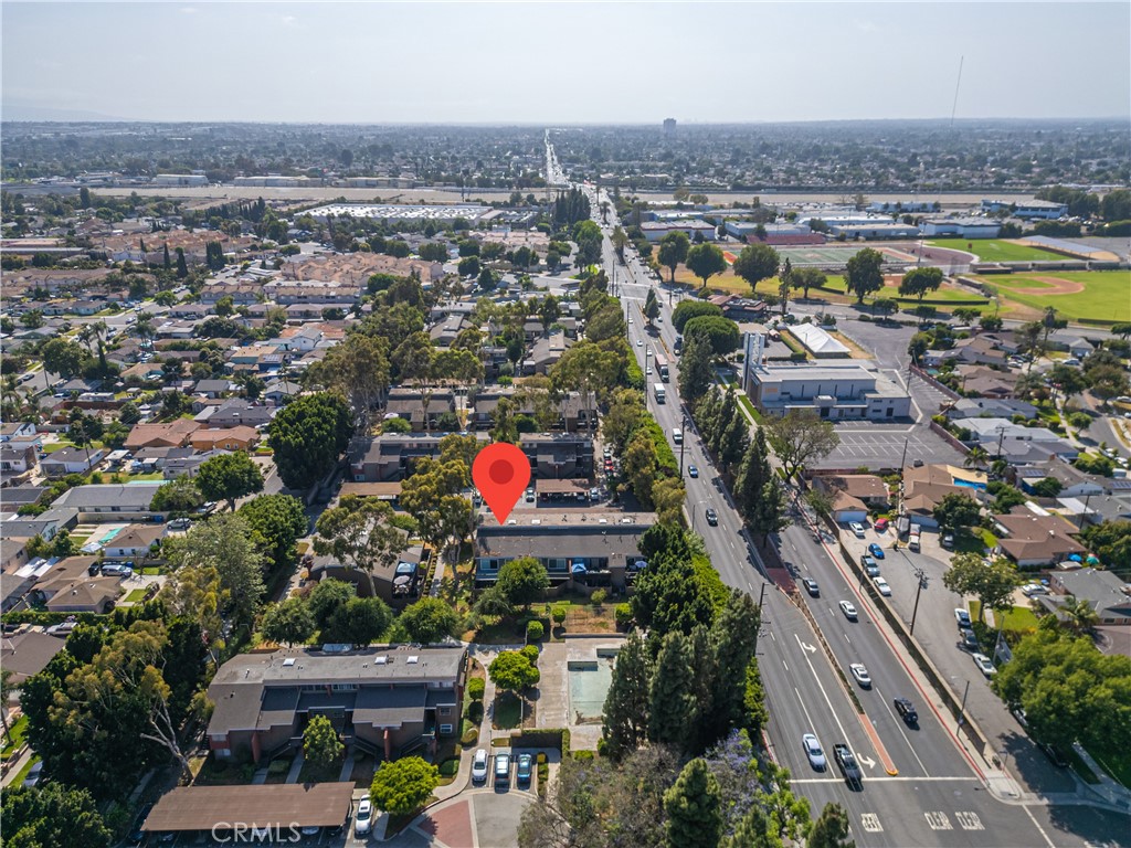https://media.crmls.org/medias/b424cb51-a3a9-4cb6-bfd6-d964341205b7.jpg?preset=X-Large