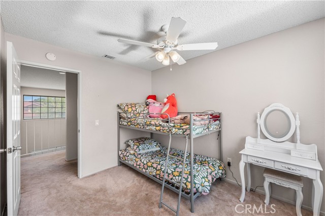3046 W Avenue J4, Lancaster CA: https://media.crmls.org/medias/b424d3f0-60c1-4690-8693-cabc35595123.jpg