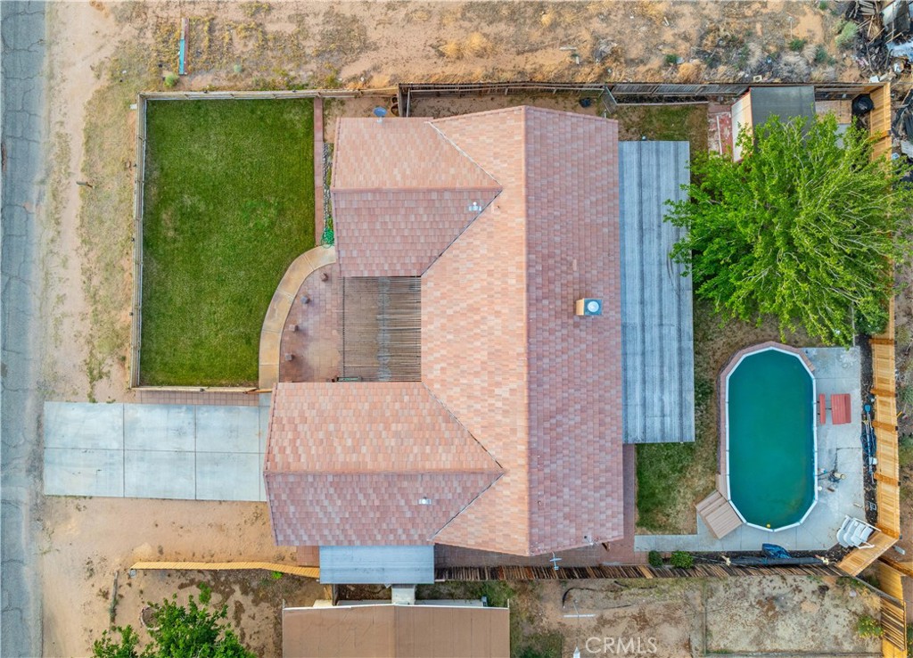 https://media.crmls.org/medias/b4254f54-04e4-46b8-b3b9-338a4a2ad877.jpg?preset=X-Large