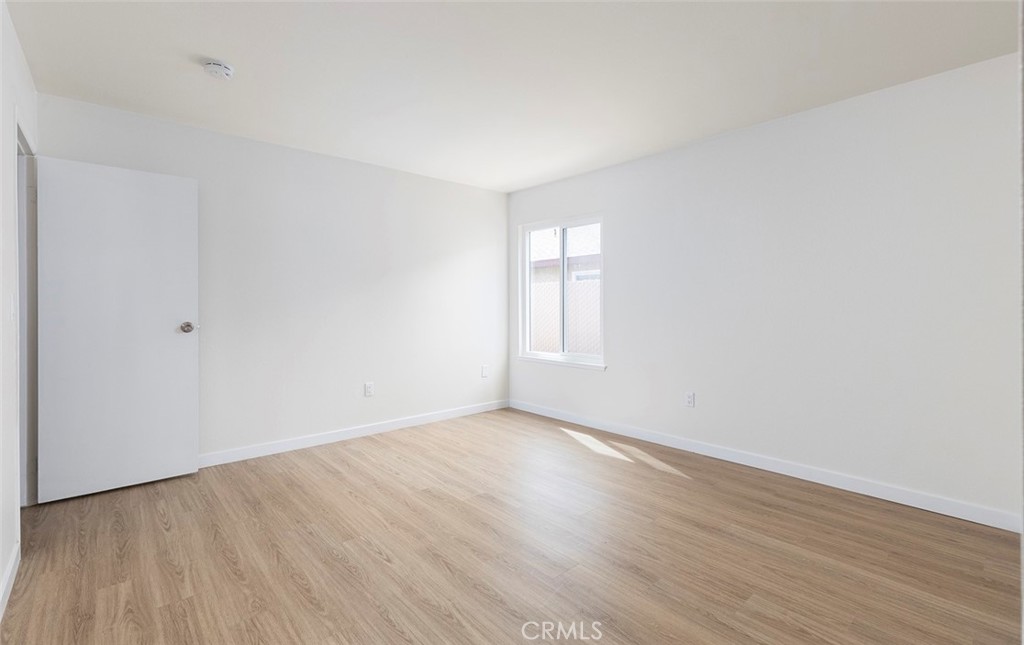https://media.crmls.org/medias/b426ab30-cc3b-45e5-884d-313a81062c03.jpg?preset=X-Large