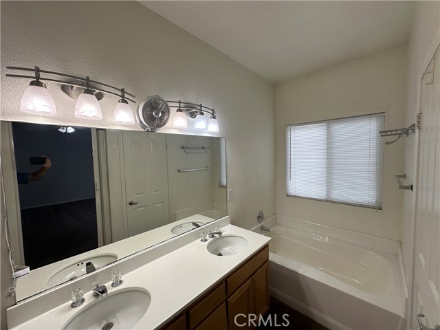 Detail Gallery Image 13 of 26 For 44342 Monroe Way, Lancaster,  CA 93536 - 4 Beds | 2 Baths