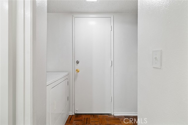 Detail Gallery Image 14 of 42 For 13534 Cordary Ave #14,  Hawthorne,  CA 90250 - 3 Beds | 3 Baths