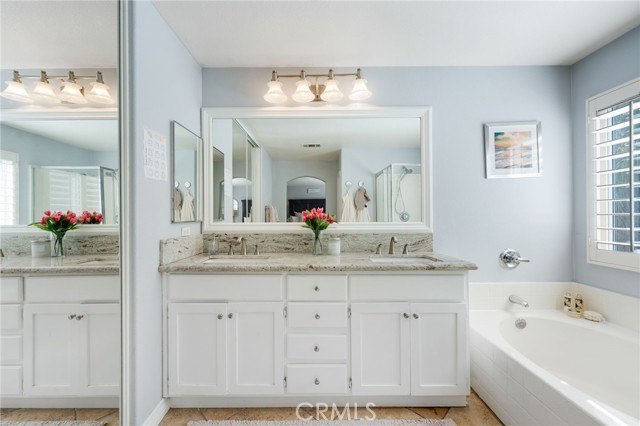 16192 Setting Sun Circle, Riverside CA: https://media.crmls.org/medias/b427339d-2694-4e3a-ab86-de203dfe199c.jpg