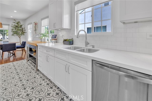 3743 N Studebaker Road, Long Beach CA: https://media.crmls.org/medias/b4275e9f-5862-474b-bd8b-f1b02b28eac7.jpg