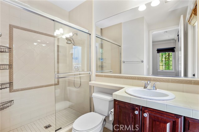 26 Woods Trail, Irvine CA: https://media.crmls.org/medias/b427e0de-1f68-4770-8a3d-6213b063d881.jpg