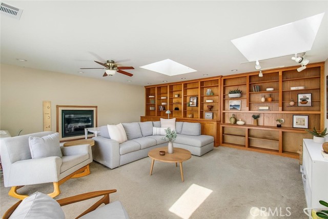 1951 Aliso Avenue, Costa Mesa CA: https://media.crmls.org/medias/b428a135-6a16-49a2-a965-dd4458065ff7.jpg