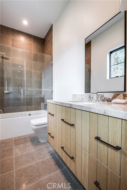 Detail Gallery Image 49 of 54 For 5929 Melvin Ave, Tarzana,  CA 91356 - 5 Beds | 6 Baths