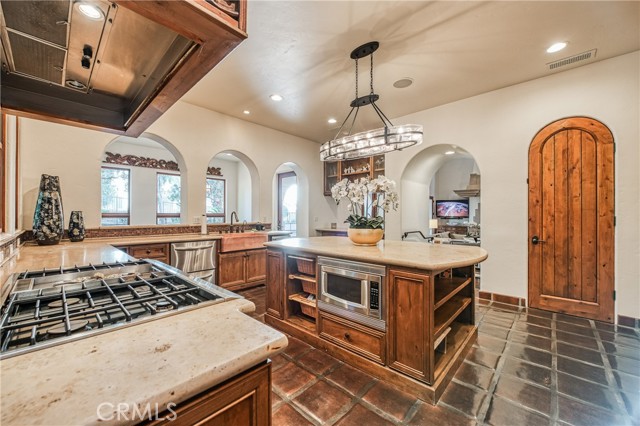 Detail Gallery Image 43 of 75 For 1387 E Carlyle Way, Fresno,  CA 93730 - 4 Beds | 4/1 Baths