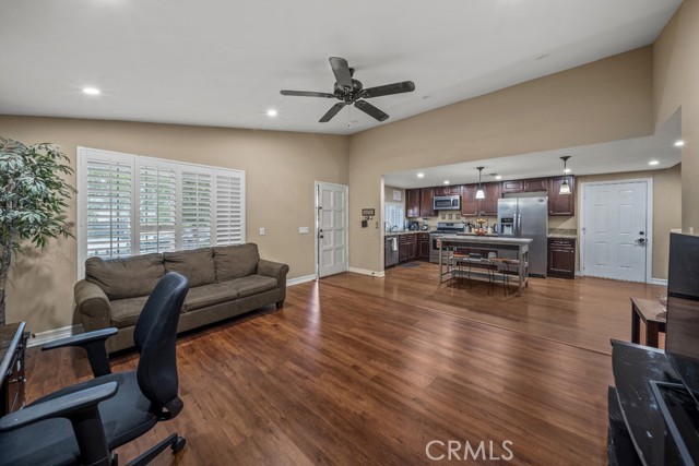 Detail Gallery Image 11 of 35 For 28148 Bakerton Ave, Canyon Country,  CA 91351 - 4 Beds | 2 Baths
