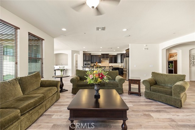 Detail Gallery Image 11 of 47 For 37834 Peregrine Pl, Murrieta,  CA 92563 - 4 Beds | 2/1 Baths