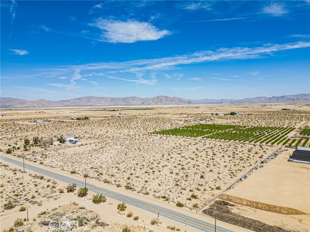 34700 Rabbit Springs Road, Lucerne Valley CA: https://media.crmls.org/medias/b42a8741-6bbe-4413-b203-de1d877b36bf.jpg
