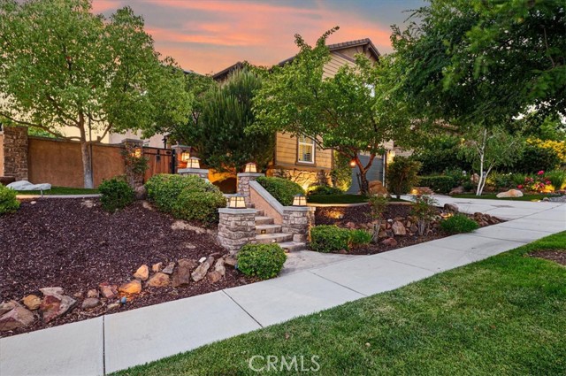 22517 Skipping Stone Drive, Saugus CA: https://media.crmls.org/medias/b42b072a-d2fd-48fe-9de7-bb9a91760d9b.jpg