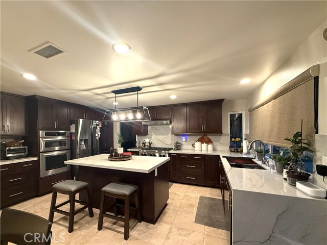 Detail Gallery Image 5 of 22 For 548 Sycamore Ave, Fullerton,  CA 92831 - 4 Beds | 3 Baths
