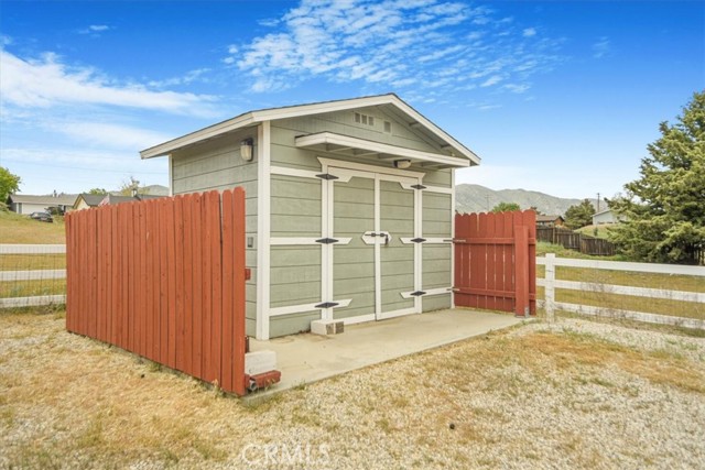 Detail Gallery Image 14 of 48 For 22301 Westwood Bld, Tehachapi,  CA 93561 - 3 Beds | 2 Baths