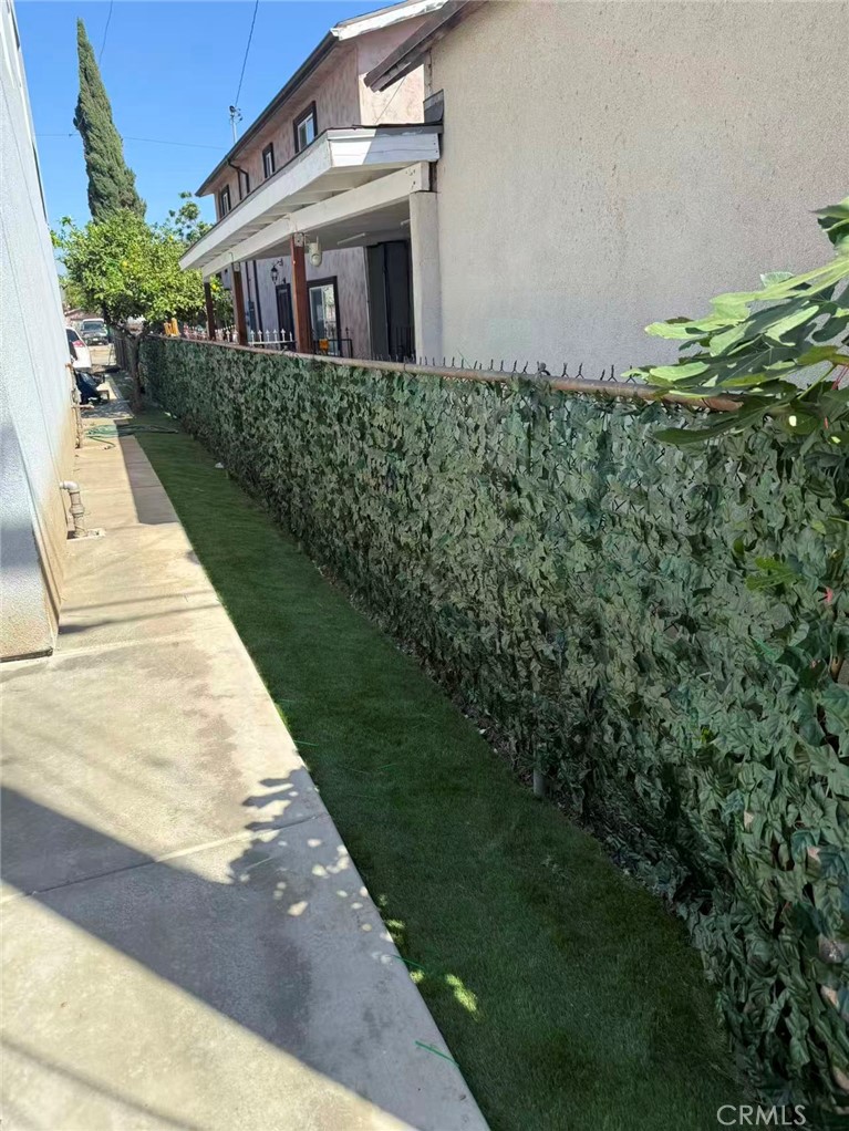 https://media.crmls.org/medias/b42b5a37-33bc-4e30-b769-ae5c500741b5.jpg?preset=X-Large
