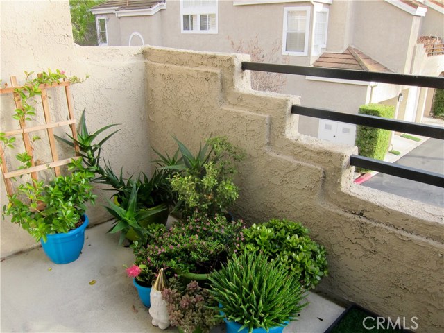 Balcony w/storage closet